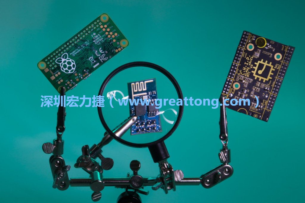 A Raspberry Pi Zero、ESP8266和CHIP。